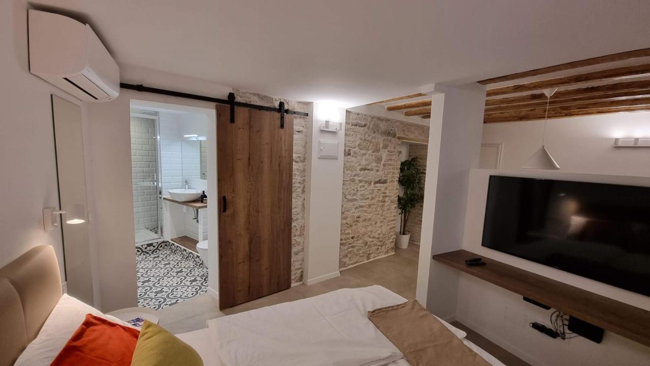 Vitelli Apartments And Rooms 斯普利特 外观 照片